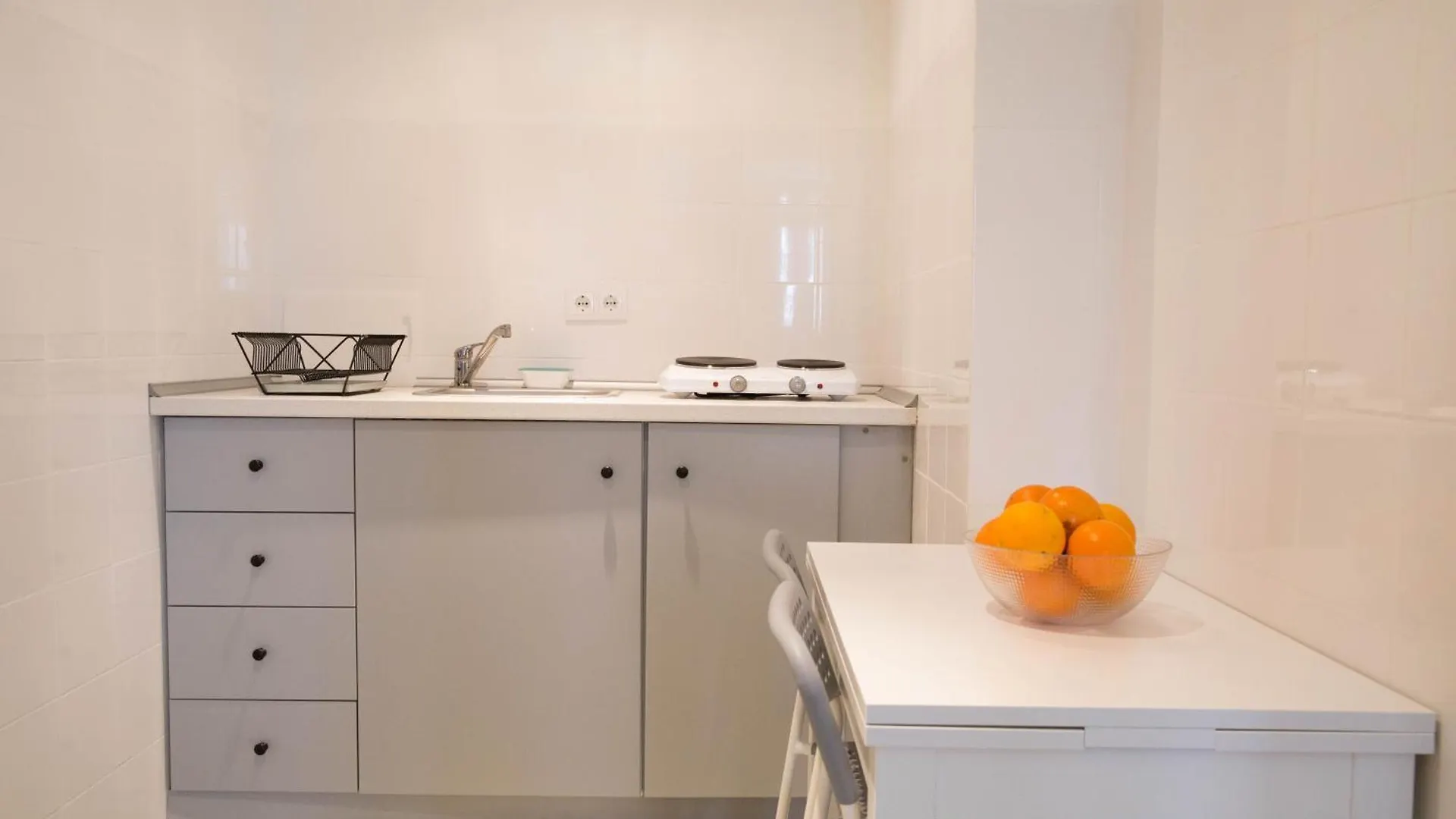 Apartment Cozy Studio In Bairro Alto Lisbon