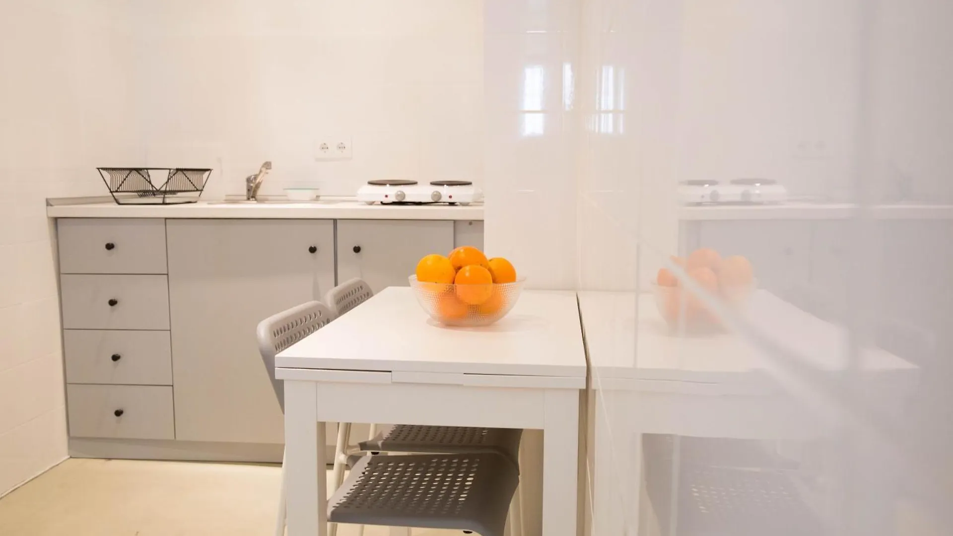 Cozy Studio In Bairro Alto Lisbon Apartment